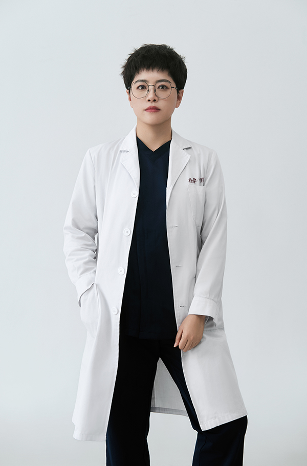 常务理事 施海丽