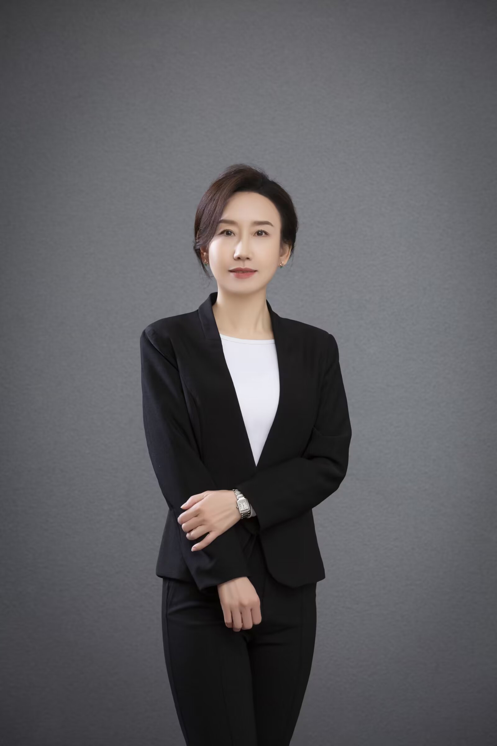 党支部书记 黄婧伟